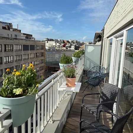 Cosy Penthouse With Balcony In Center Apartment