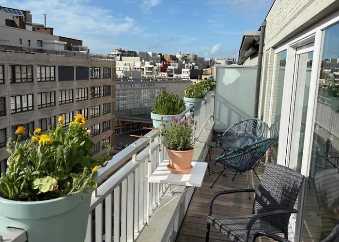 Cosy Penthouse With Balcony In Center Apartment